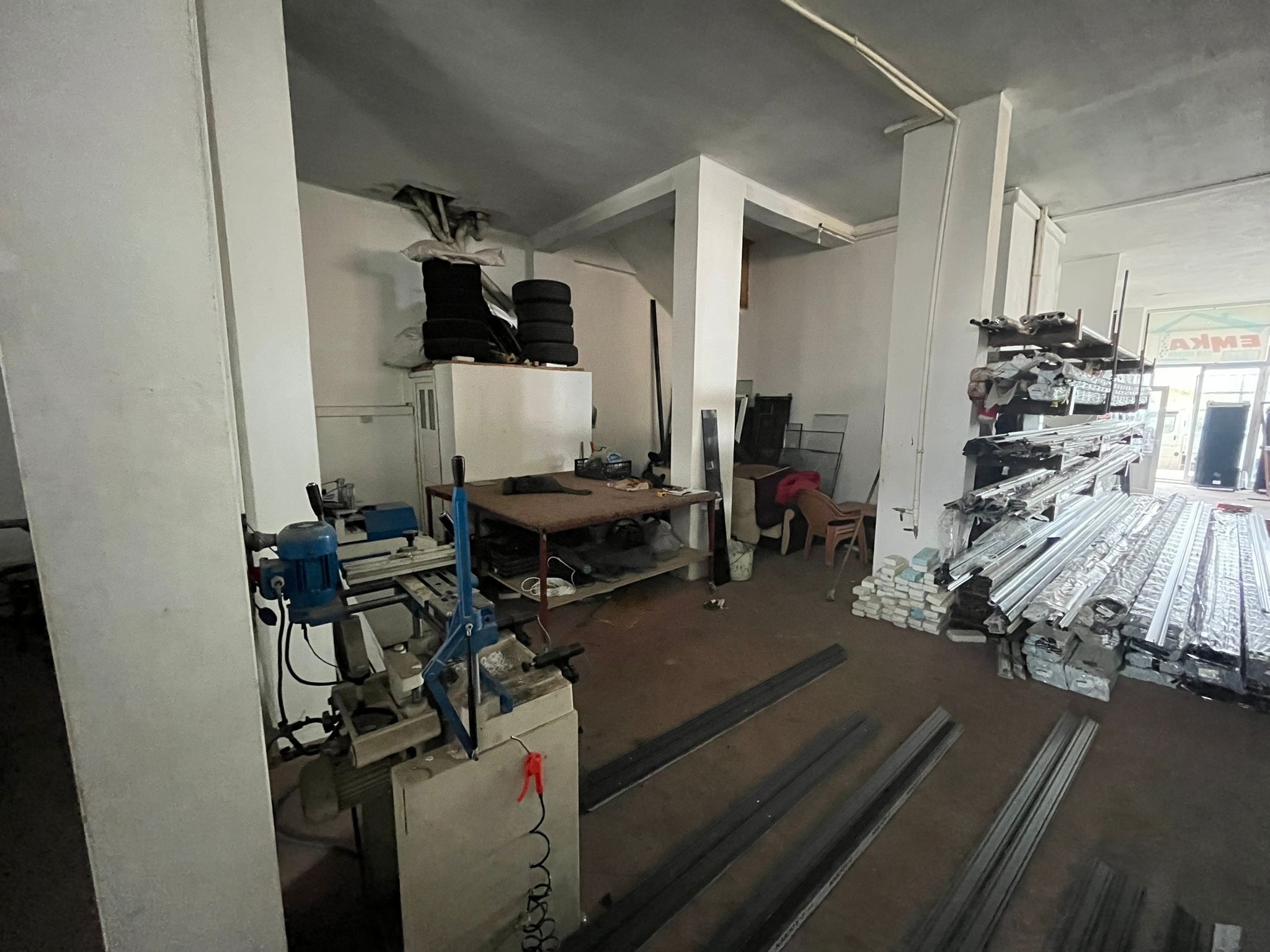 MABEL'DEN SATILIK ARSİNDE CADDE ÜZERİ GENİŞ DÜKKAN